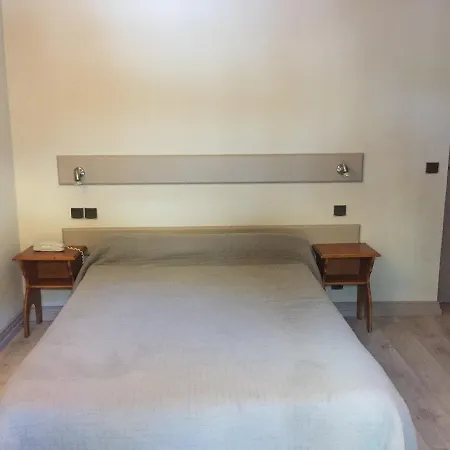 Le Centre Hotel 2*